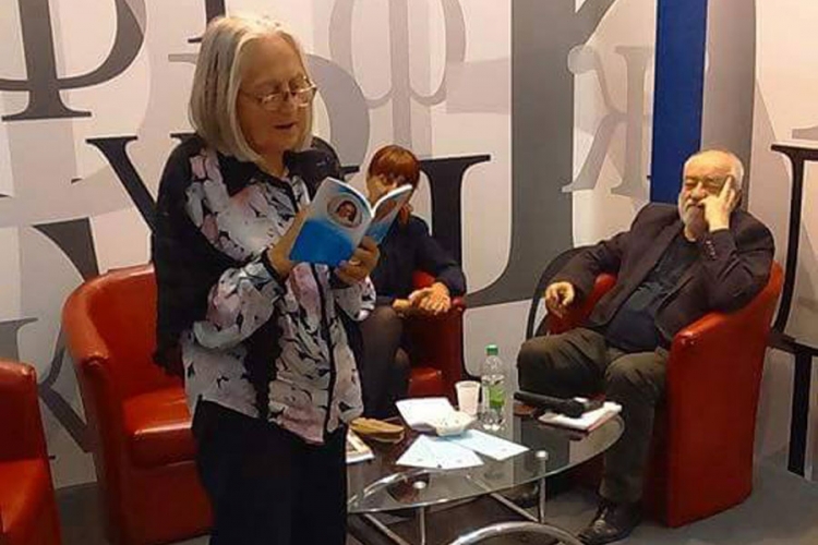 Druženje s Darom Sekulić na Sajmu knjiga u Beogradu (FOTO)