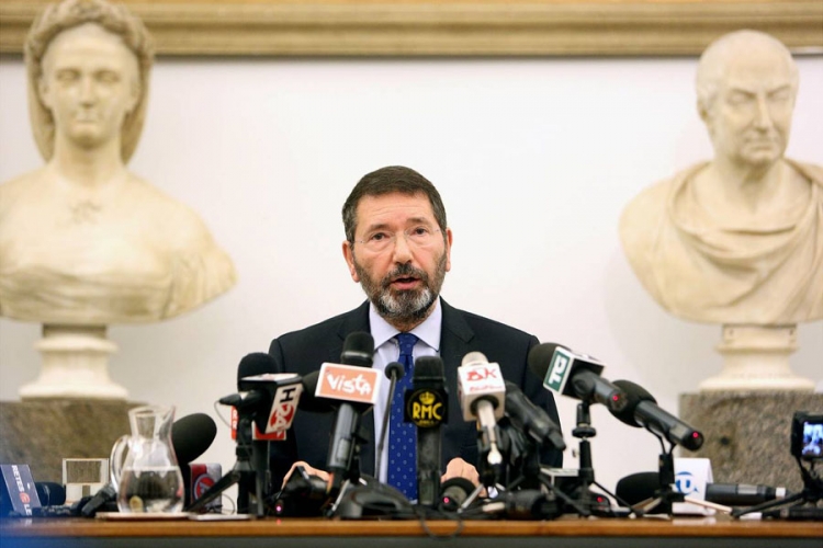 Smijenjen gradonačelnik Rima Injacio Marino