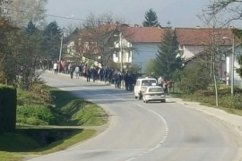 Nezadovoljni radnici Krivaje krenuli pred kantonalnu Vladu