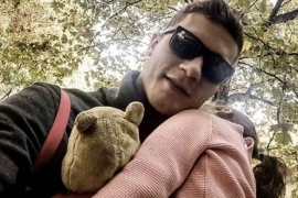 Kako tata Aleksandar Radojićić slika kćerku Aju (FOTO)