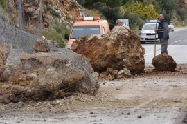 Zbog većeg odrona obustavljen saobraćaj na dionici Jablanica - Prozor