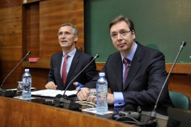 Stoltenberg: Ranjivi smo ali smo jači od terorista