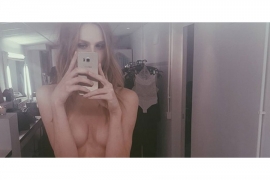 Andreja Pejić u toplesu i poručila: Večera je servirana (FOTO)