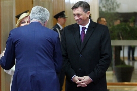 Nikolić i Kitarovićeva ljubili se po srpski, tri puta (FOTO)