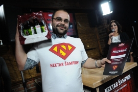 Takmičenje u brzom ispijanju piva: "Mondo" šampion, "Nezavisne" ...