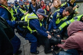London: Protesti protiv učešća Britanije u udarima u Siriji