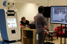 Robot koji će da vodi putnike (VIDEO)