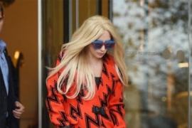 Lejdi Gaga: Ulicama Londona šetala bez gaćica (FOTO)
