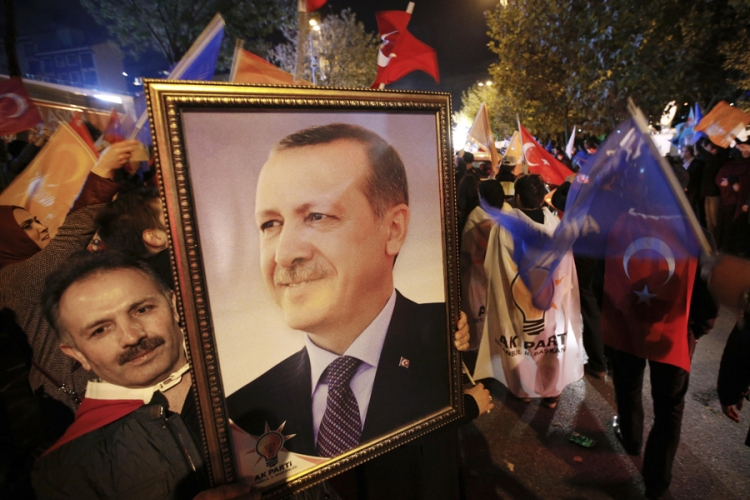 Erdogan: Narod izabrao stabilnost i povjerenje