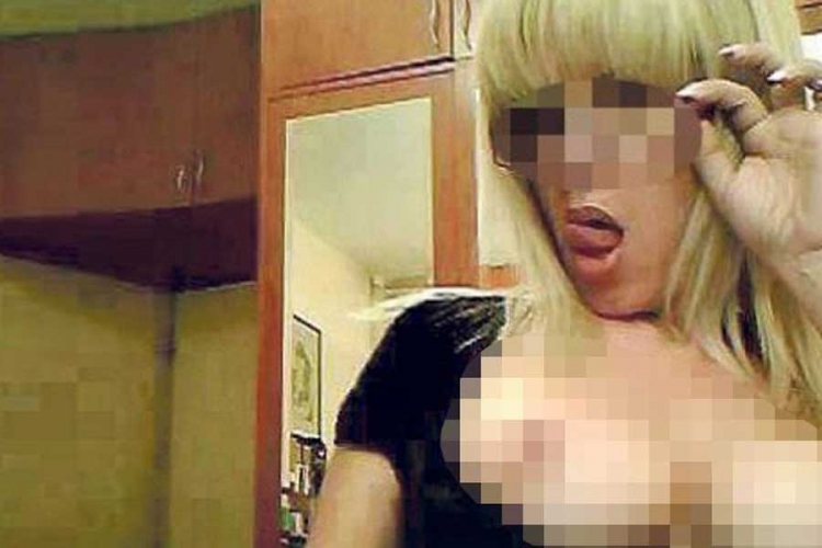 Skandal u Vranju: Učenici postavili fotke gole profesorke na FB