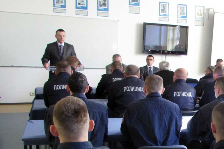 Zaključeni ugovori o osnovnoj policijskoj obuci