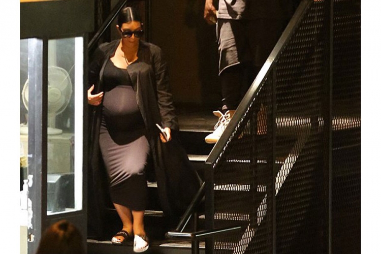 Kim Kardašijan u gumenim papučama (FOTO)