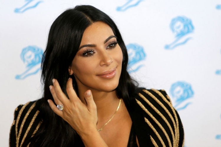 Kim Kardašijan: Spavam sa šminkom da bih bila lijepa pred kamerama