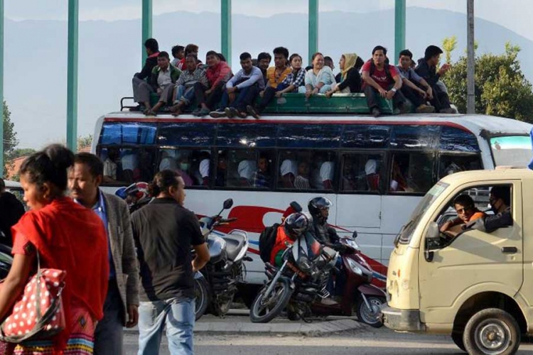 Nepal: Autobus sletio s puta, 30 poginulih putnika