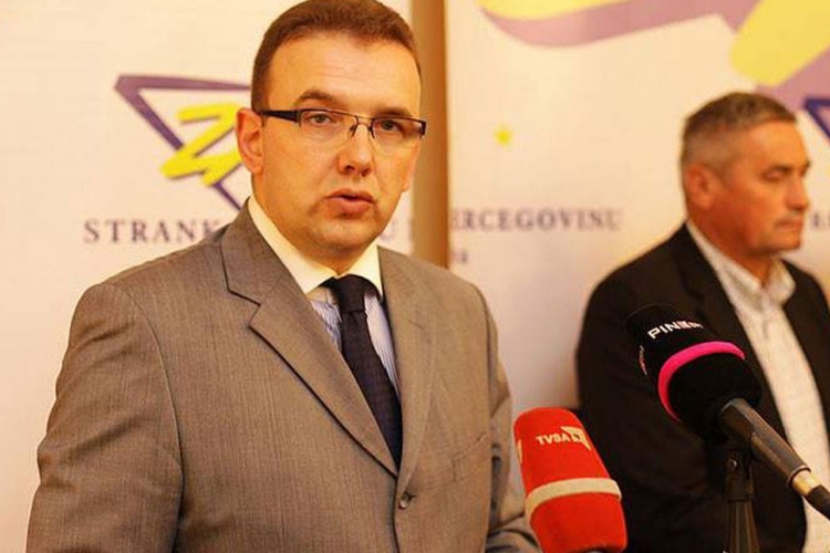 Cokoja optužuje Halilovića za rasipanje stranačkog novca