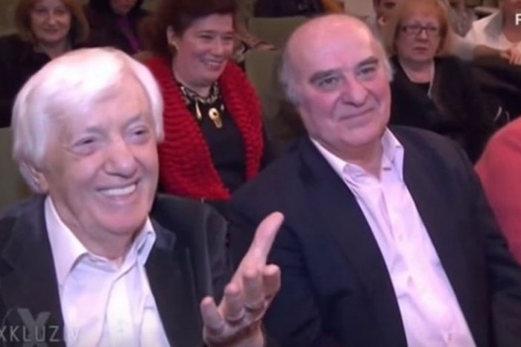 Pogledajte kako Đorđe Marjanović pjeva svoj hit "Zvižduk u osam" (VIDEO)