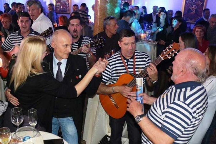 Vir i dalmatinske delicije privukli Banjalučane (VIDEO)