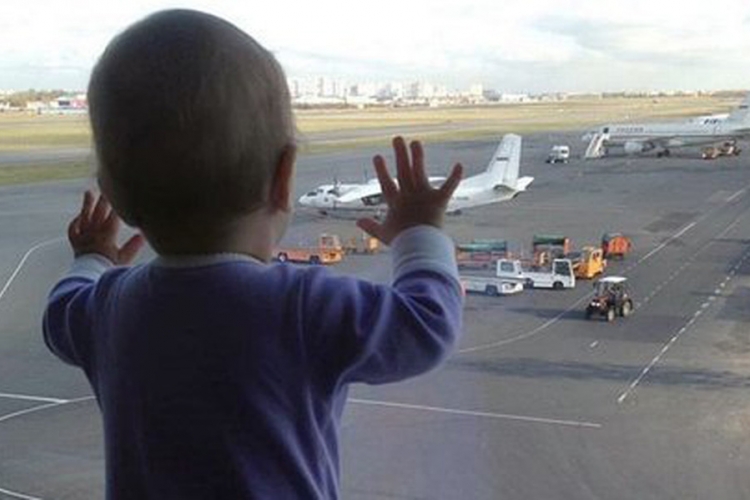 Tijelo bebe, nađeno 30 km od olupine, ključ rješenja zagonetnog pada aviona?