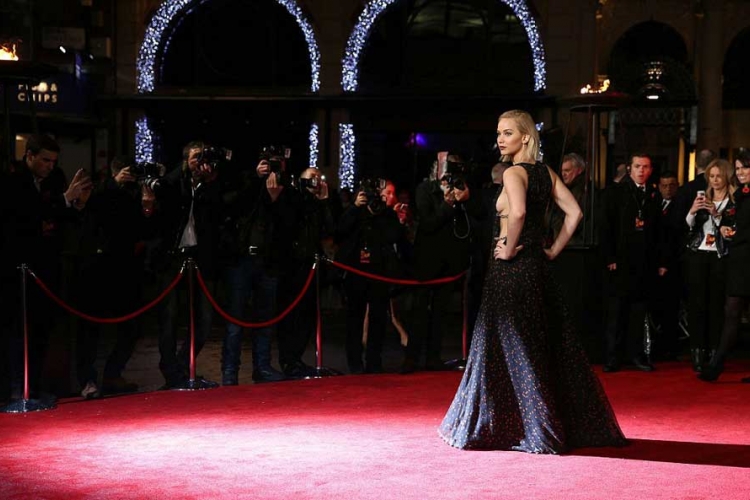 Dženifer Lorens blistala na Londonskoj premijeri Igara gladi (FOTO)