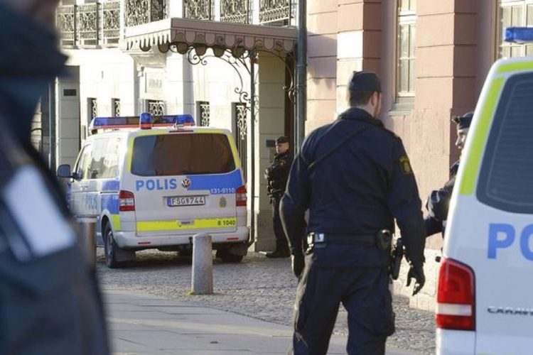 U Stokholmu nije bilo eksplozije: Postavljao zavjese i izazvao paniku