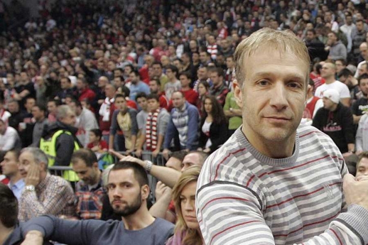 Milan Kalinić pokazao izvajano tijelo (FOTO)