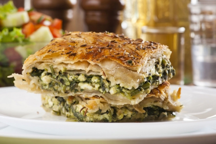 Prijedlog za današnji ručak: Burek sa sirom i tikvicama