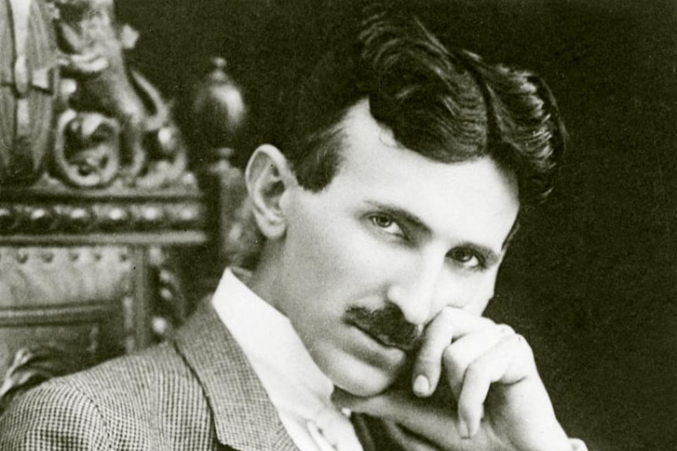 Nikola Tesla predvidio pametni telefon