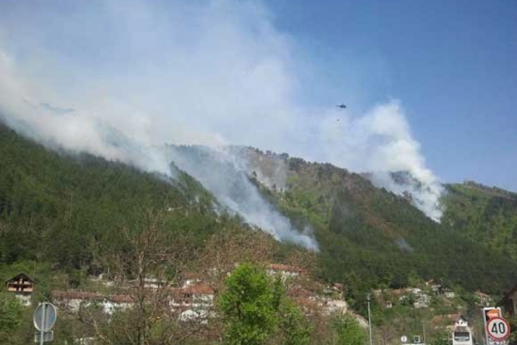 Helikopterski tim oružanih snaga ugasio vatru u rejonu Bijele