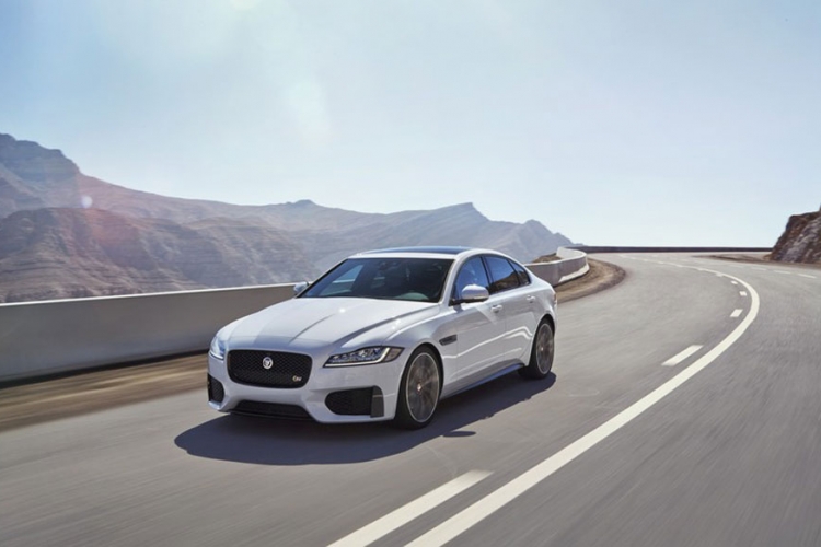 Jaguar u stilu tajnog agenta 007