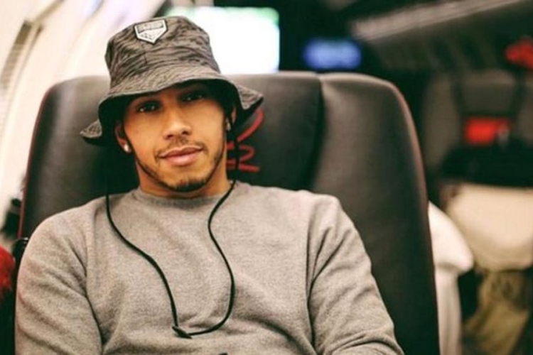 Hamilton u Monaku imao saobraćajnu nesreću