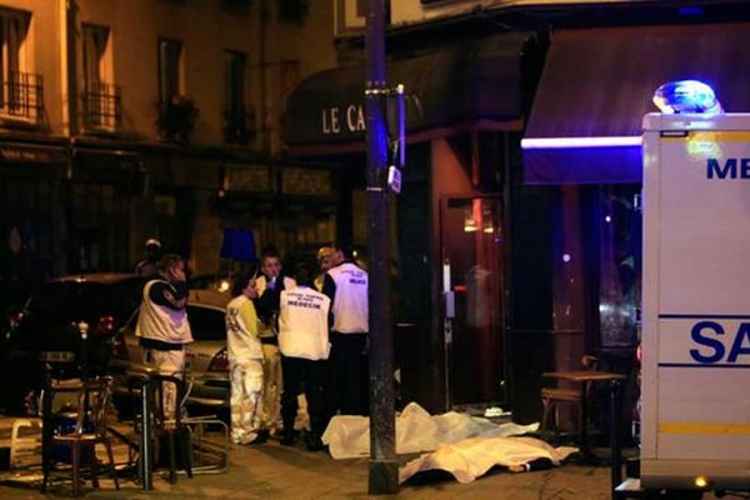 Pariz: Prvi snimak upada specijalaca u dvoranu (VIDEO)