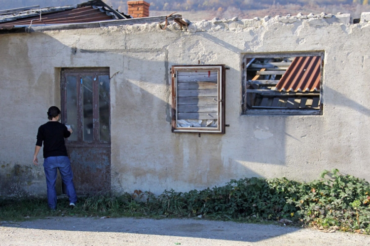 Društveni dom u Ljubačevu: Nekad pun igranki, sada ruševina
