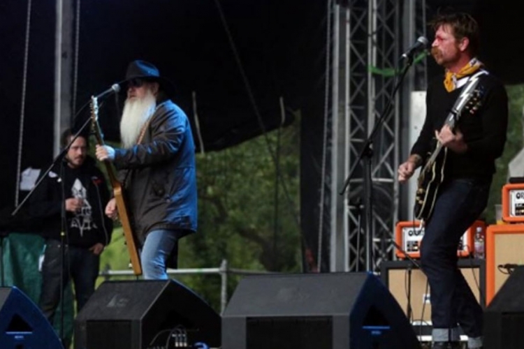 Nakon horora u Parizu "Eagles of Death Metal" otkazao nastup u Zagrebu