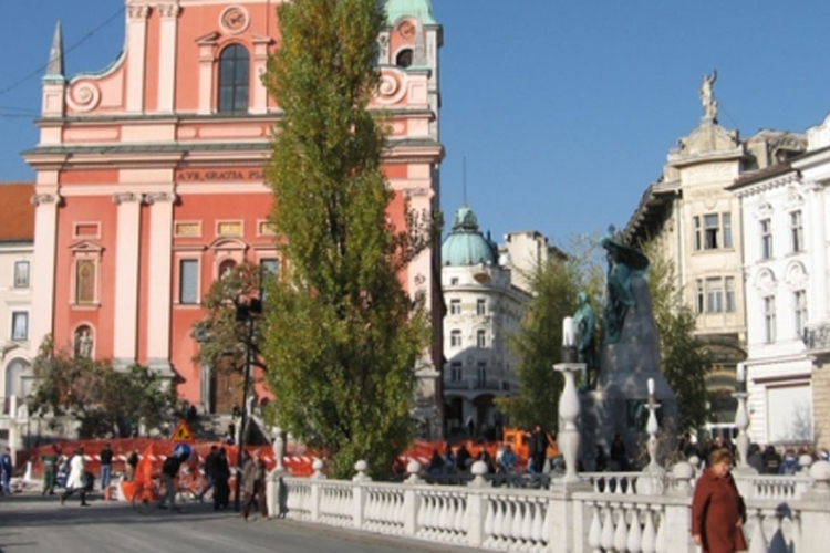 Prosječna plata u Sloveniji 1500 evra