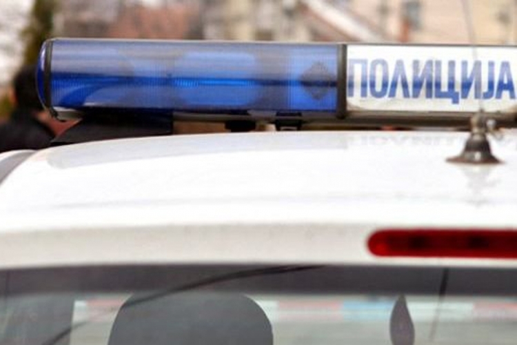 Srbija: Zaklao ženu pred gostima na slavi
