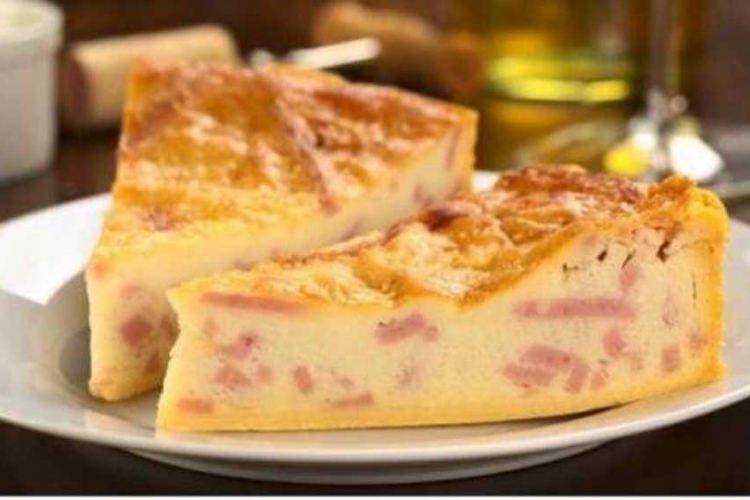 Pripremite brzu pitu sa sirom i šunkom