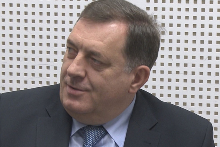 Dodik: Raditi na finansijskoj konsolidaciji Banke Srpske