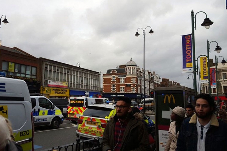Evakuisana stanica podzemne željeznice u Londonu