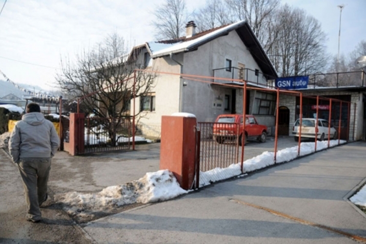 Rasvijetljen slučaj star četiri godine: Bacio bombu na firmu i auta