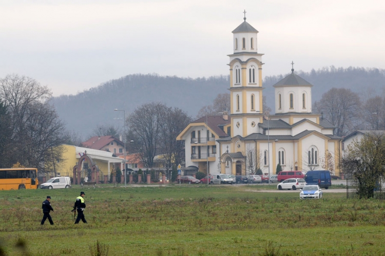 Medvjedica raskomadana, udruženja ogorčena
