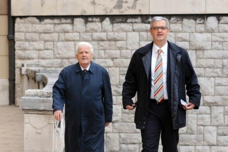 Fikret Abdić i sin oslobođeni optužbi za malverzacije