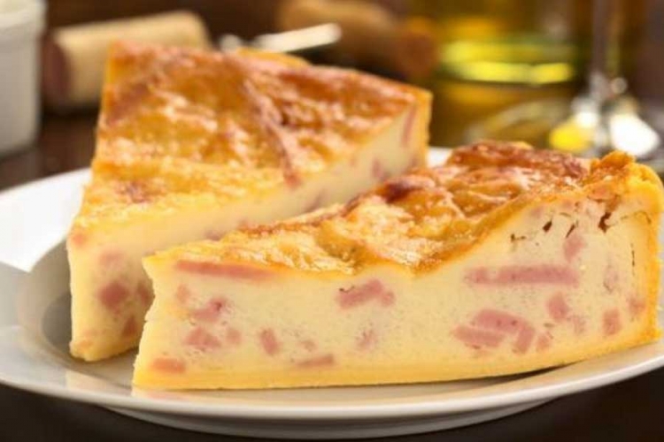 Pripremite brzu pitu sa sirom i šunkom