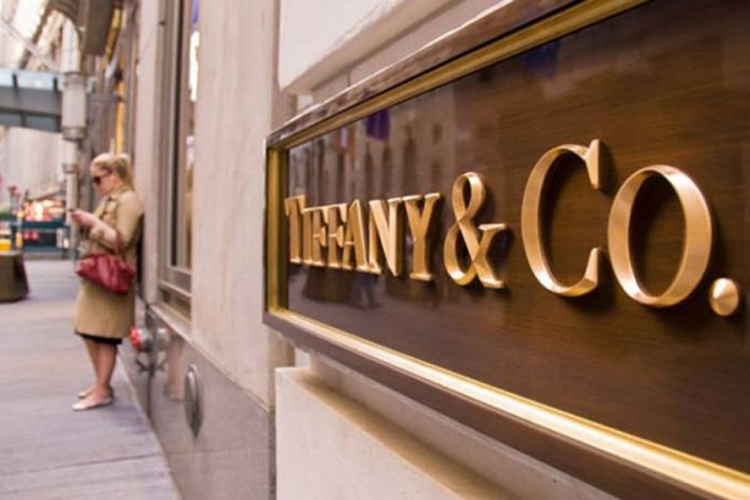 Snažan dolar oborio prodaju Tiffanyja