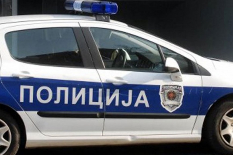 Udario staricu, odvezao je kući pa pobjegao