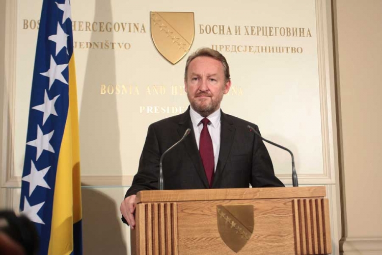 Izetbegović: Pozivam RS da provede odluku