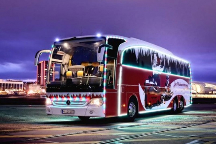 Božićna kočija: Mercedes-Benz Travego