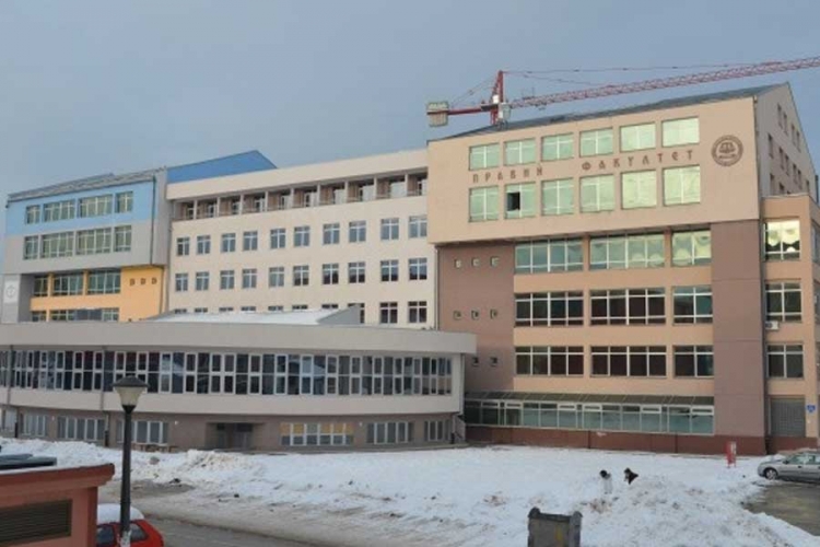 Akademska zajednica: Podrška jedinstvu u odbrani prava na proslavu Dana republike