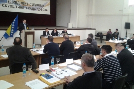 Gradonačelnik Doboja na pitanja odobrnika odgovarao ćutanjem