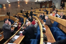 Usvojen nacrt budžeta FBiH: Štede a povećavaju novac za stranke