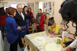 Ministri volontirali opasani keceljama (FOTO)